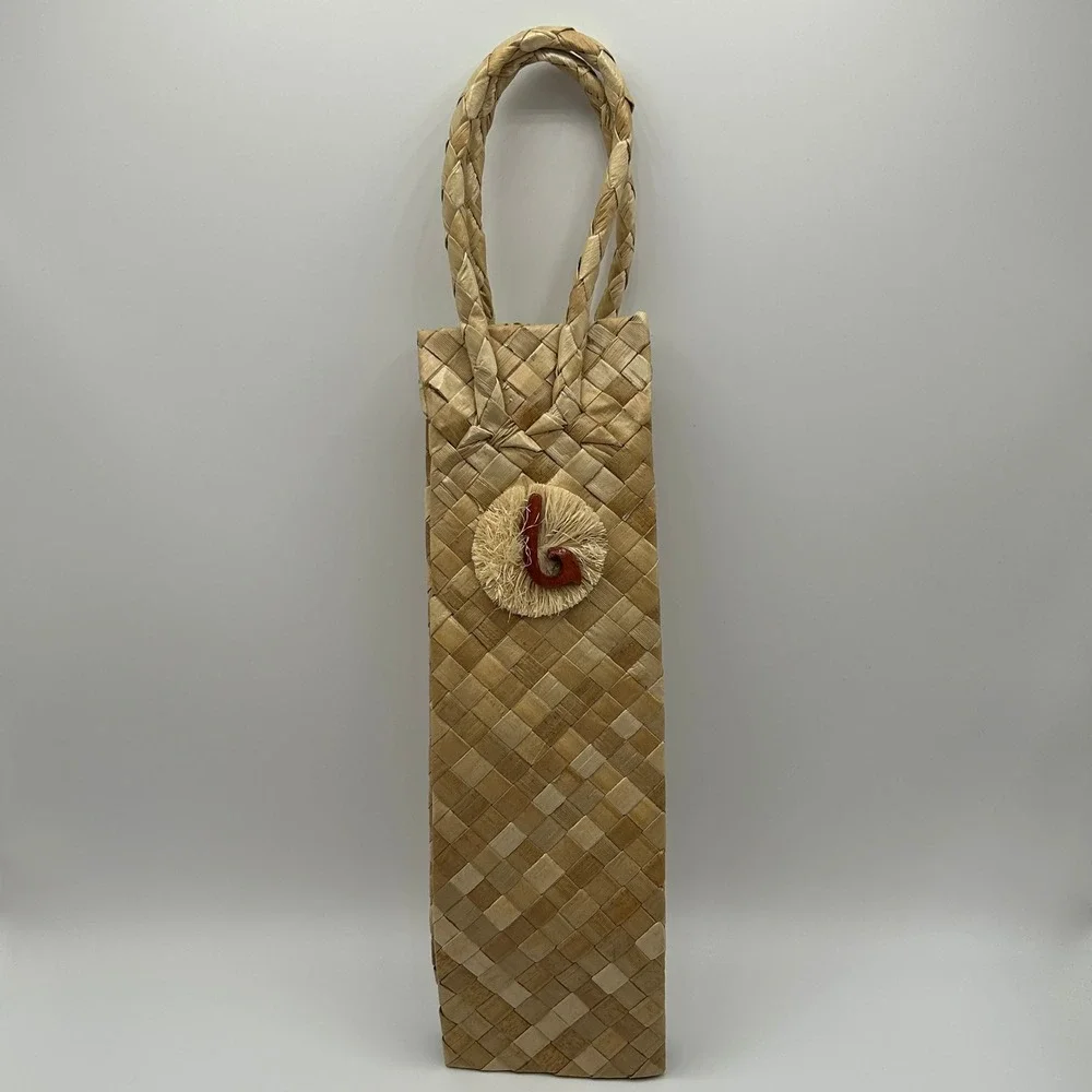 Woven Straw Wine Bottle Gift Bag Natural Palm Leaf Braided Handle Tropical Tiki